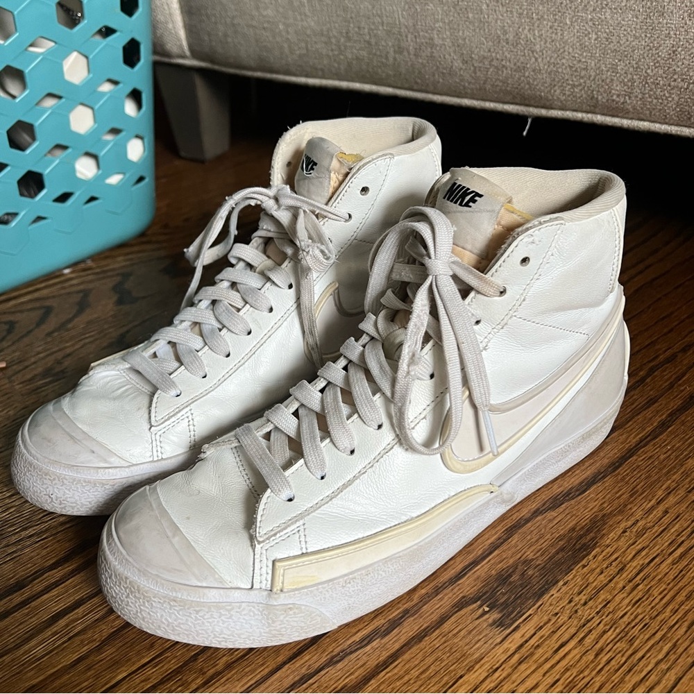 NIKE HIGH TOP BLAZERS